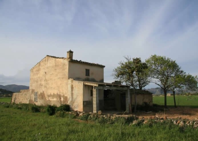 Buy property in Pollensa to renovate